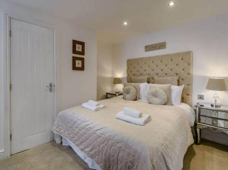 The Hideaway Luxury 5* 2 Bed Garden Apartment 斯卡伯勒 外观 照片