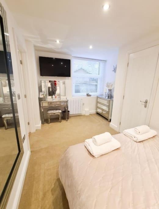 The Hideaway Luxury 5* 2 Bed Garden Apartment 斯卡伯勒 外观 照片